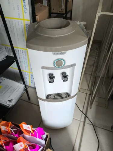 Bebedouro de Água Esmaltec de Coluna Refrigerado por Compressor EGC35B<br>Cor: Branco