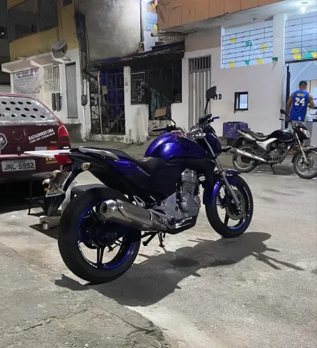 Honda CB 300R 2011 - Muito Conservada!