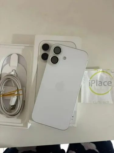 iPhone 16 branco 