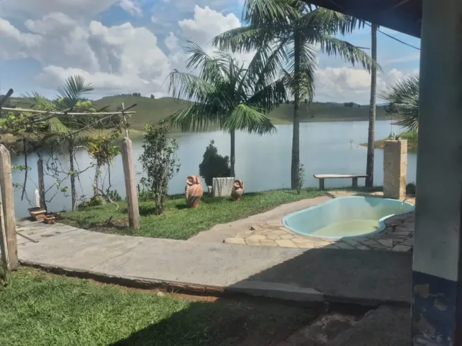 VENDO TROCO SITIO FRENTE REPRESA DE PARAIBUNA EM NATIVIDADE DA SERRA ( 4276 )
