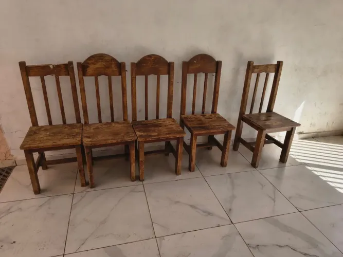 Cadeiras maciças