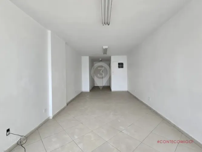 Sala Comercial 33m² com Divisórias | 1 Vaga | Ideal para Consultório ou Advocacia | Av. Br