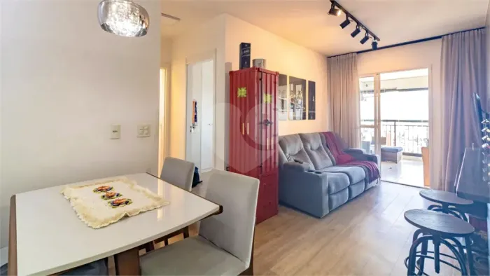 Apartamento à venda com 2 quartos, sendo 1 suíte, no condomínio Up Home Vila Mascote, São
