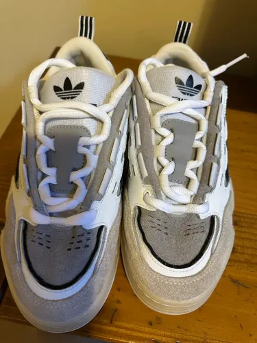 Tênis adidas originals