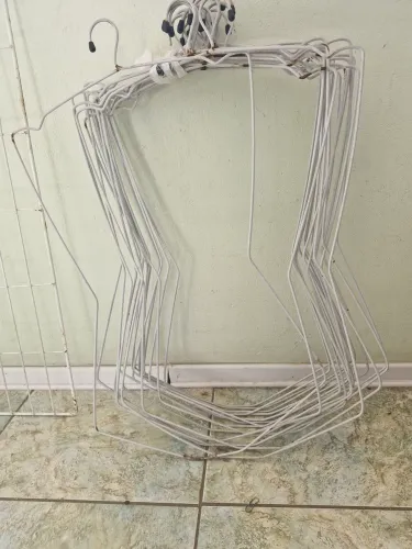 Cabides metálicos 