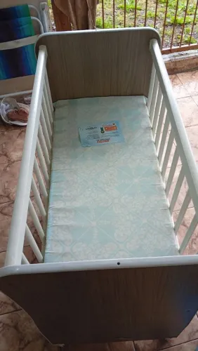 Mini berço com colchão e rodinhas, em Lajeado 