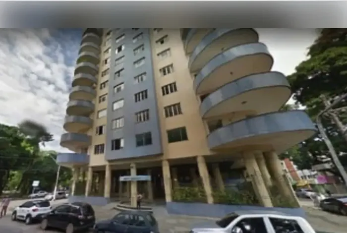 Alugo apto no ed. Uirapuru , em Batista Campos , com 2 quartos