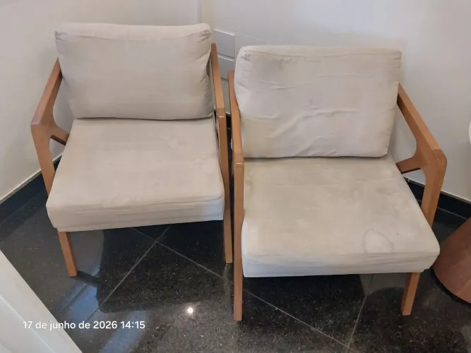 VENDO PAR DE POLTRONAS POR R$400,00