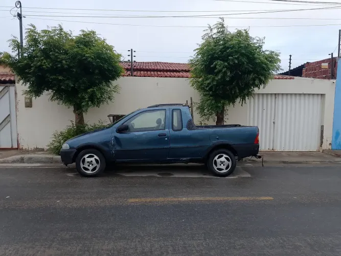 Fiat Strada Working 1.5 MPI 8V CE (álcool) 2000