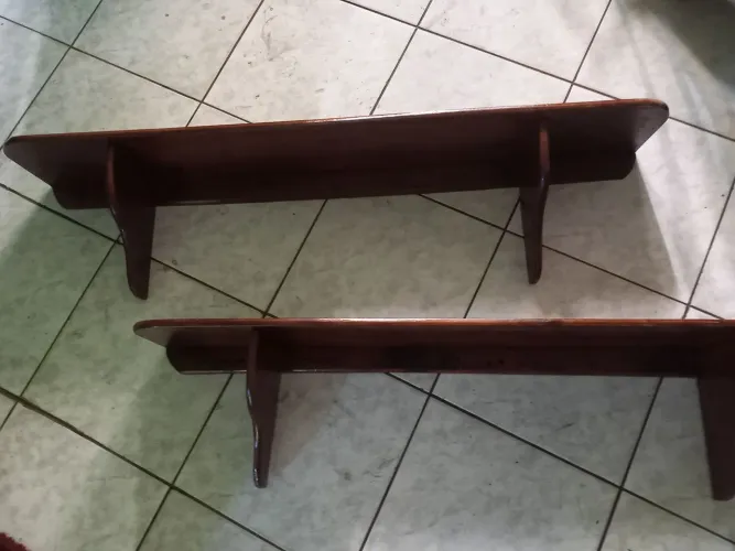 Prateleiras de madeiras