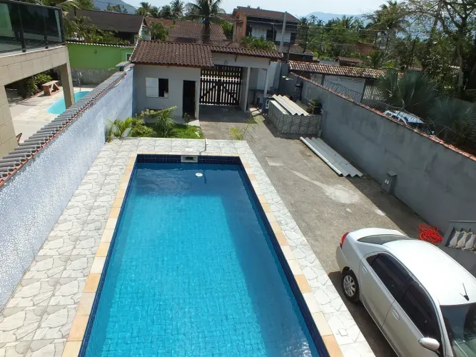 Casa com piscina em Boraceia