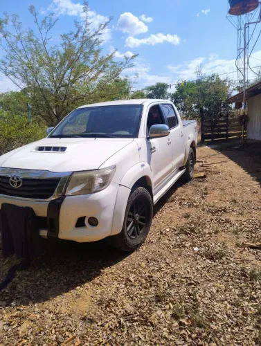 Toyota Hilux CD SRV D4-d 4X4 3.0 TDI Diesel AUT 2013