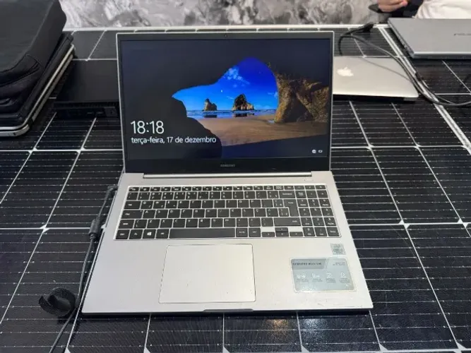 Notebook Samsung Book Intel Core I3 10th Gen 8GB RAM 256GB SSD