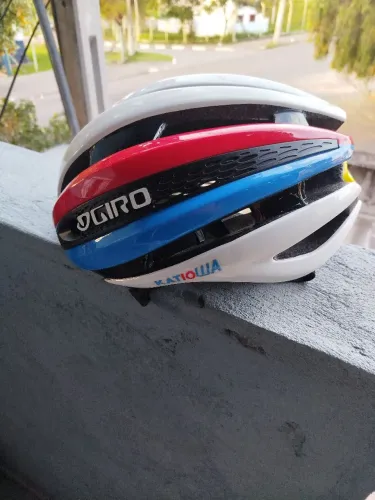 Capacete Giro tamanho L (59/63)