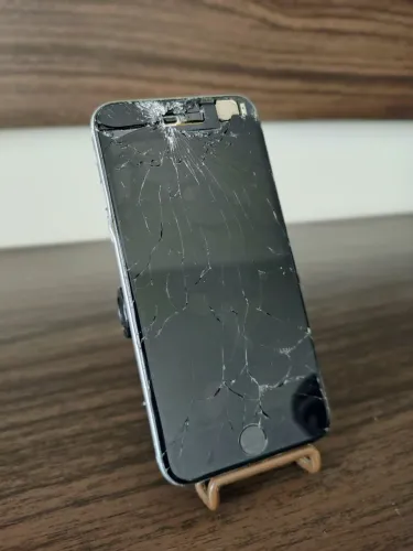 iPhone 6 - Tela quebrada - Para conserto ou peças