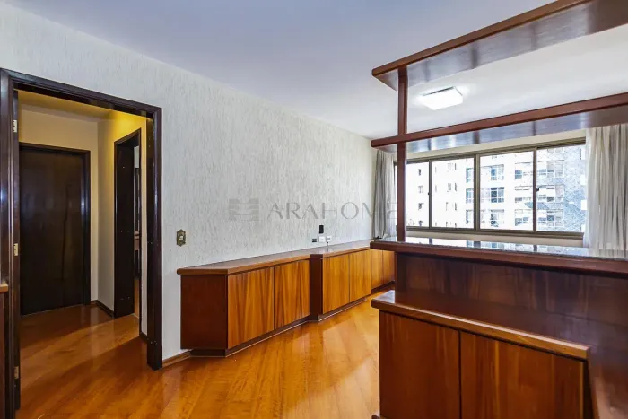 APARTAMENTO 2 QUARTOS NO BATEL