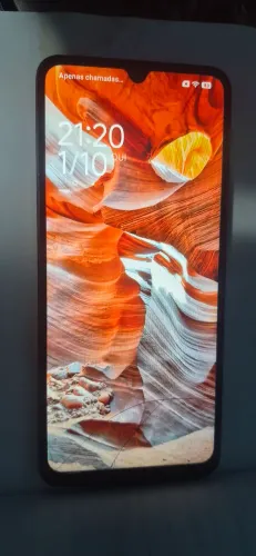 Vendo esse celular barato tela com pequeno trinco mais tudo funcionando