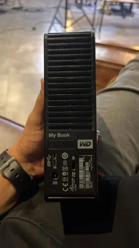 KIT COM 7 TB DE ARMAZENAMENTO! 2 HDs EXTERNOS POR R$ 1100