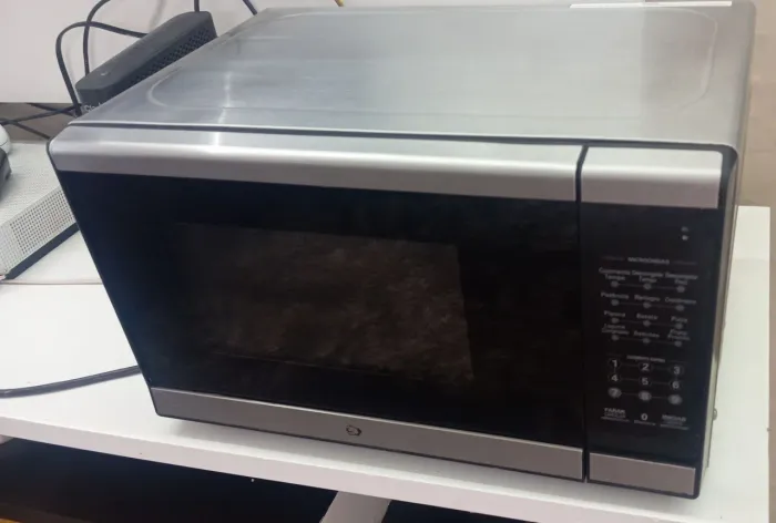 Microondas 18 L inox