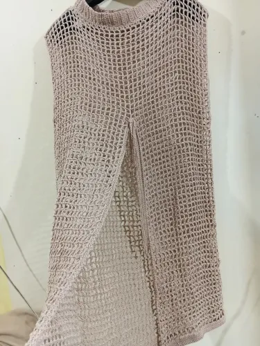 Sobre tudo em croché aberto cor da moda,ótima para por em cima de roupas. versáteis. 