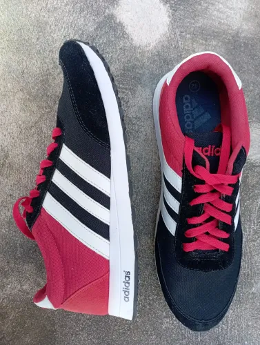 Tênis Adidas