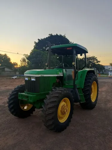 Trator John Deere 6300 