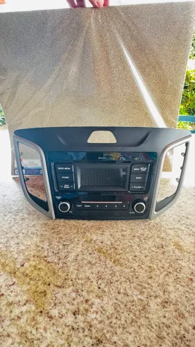 Rádio original com moldura do Hyundai Creta