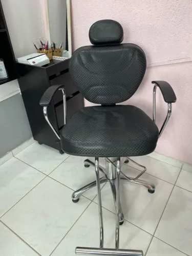 Cadeira hidráulica para salão ? R$ 700
