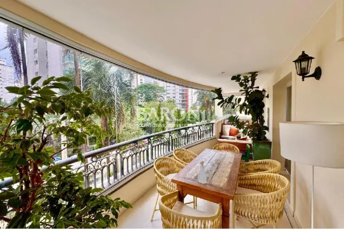 Baroni Imóveis, imobiliária em Moema, especializada em compra e venda de imóveis residenci