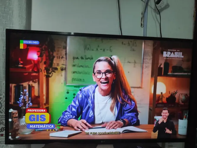 TV SMARTV LG 43 POLEGADAS DETALHES CONTROLE ITAPEMA