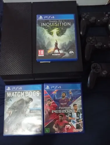 PS4, TRÊS CONTROLES E TRÊS JOGOS