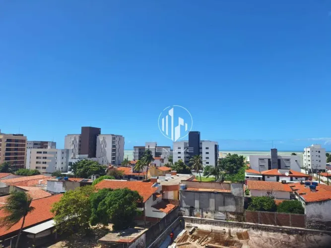 Amplo Apartamento com 03 quartos na Praia de Camboinha