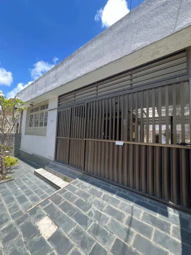 Casa à venda em Aracaju, São José, com 5 quartos, 304m²