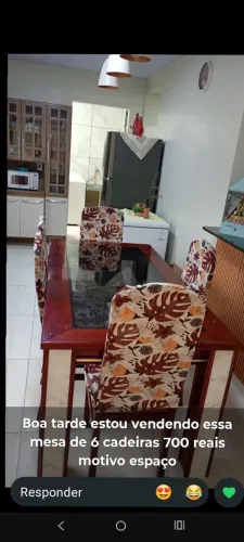 Mesa com 6 cadeiras