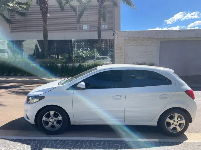 Chevrolet Onix Hatch LT 1.0 8V Flex Mec. 4P 2019