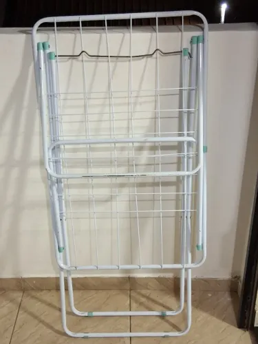 Varal de piso metálico