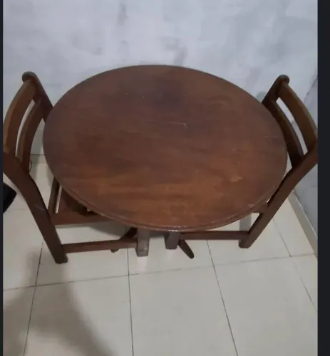 Vendo mesa madeira , retirada na rocinha 