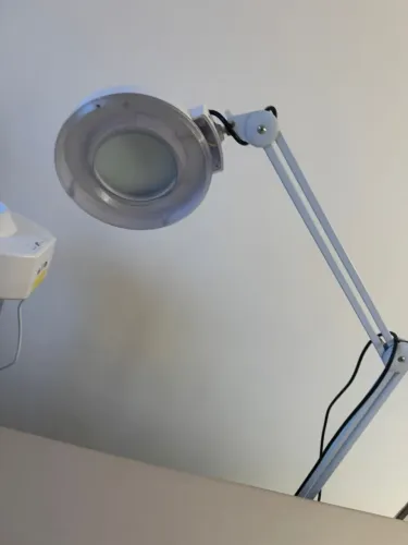 Luminária Lupa Led Estética 5x Tripé Articulado Profissional