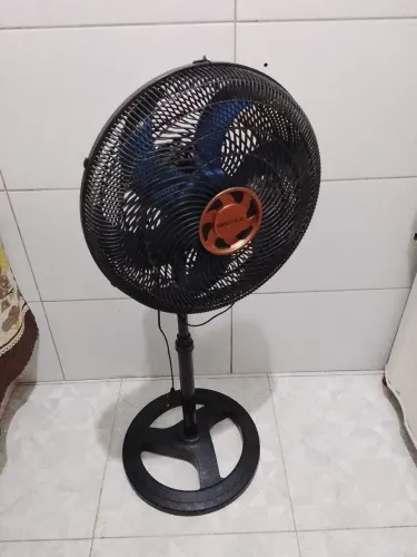 Ventilador de pé/coluna