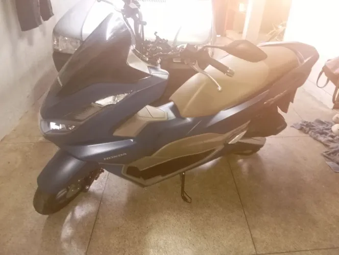 Moto PCX única dona 6.800 km 