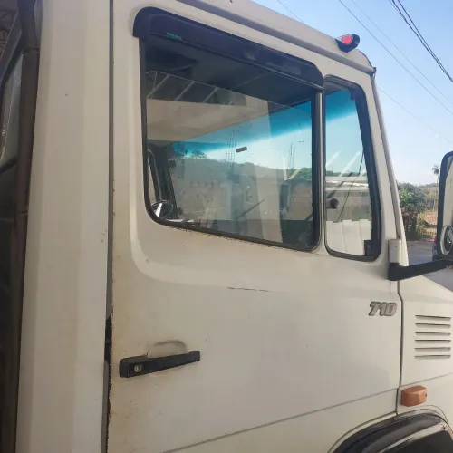 Caminhão 710 ano 96 valor 110 mil