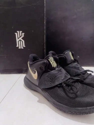 Nike Kyrie Flytrap lll