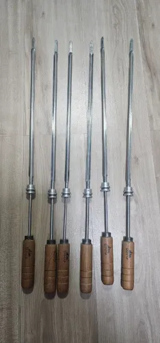 Espeto para churrasqueira giratória