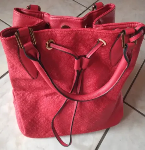 Bolsa Vermelha Com 2 Tipos de Alça