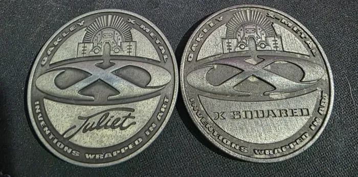 Medalha / Moeda / Medalhão Oakley Juliet e X Squared