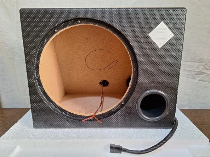 Caixa Dutada P/ Subwoofer 12" Falcon