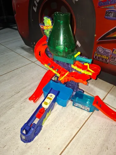Pista hotwheels (color splash) +um carinho leia a legenda
