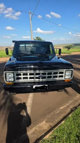 Vendo F1000 Ano 1985 mwm 229 quitado