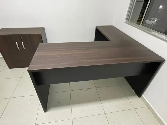 MESA DE ESCRITORIO COM ARMARIO 1.50x1.60 LD - LOJA IKONMIXOFFICE
