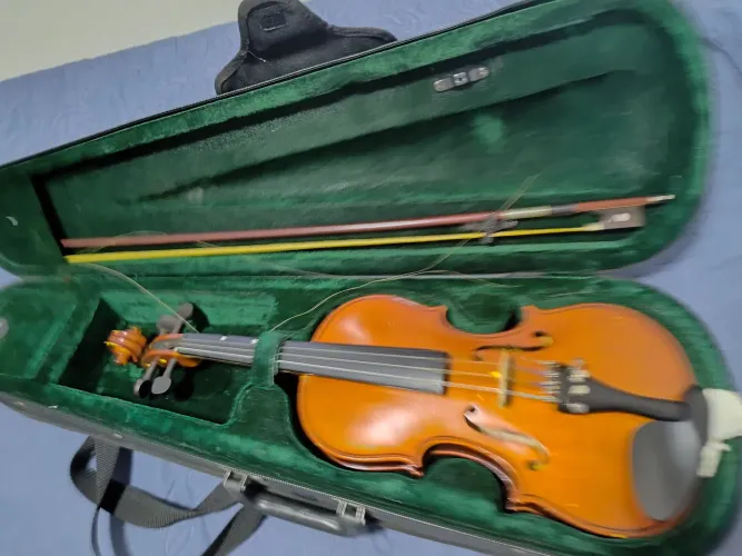 Violino michael 3/4 em bom estado